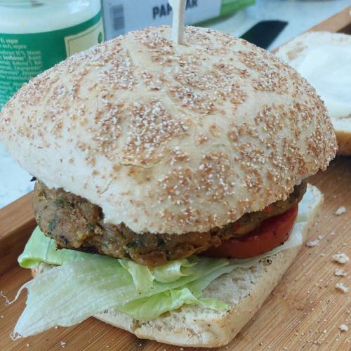 Falafel Burger (vegan)